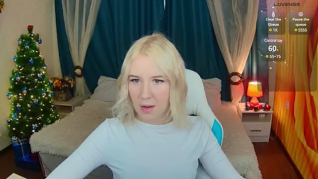 Snapshot of Selenatrend chatting on 12-25-24, 06:52 Selenatrend online show from 12-25-24, 06:52