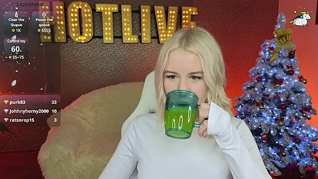 Snapshot of Selenatrend chatting on 01-05-25, 09:37 Selenatrend online show from 01-05-25, 09:37