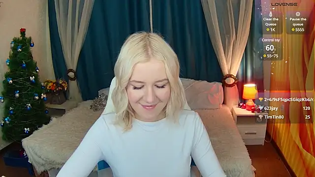 Snapshot of Selenatrend chatting on 01-09-25, 09:48 Selenatrend online show from 01-09-25, 09:48