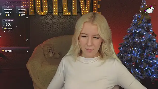 Snapshot of Selenatrend chatting on 01-10-25, 06:42 Selenatrend online show from 01-10-25, 06:42