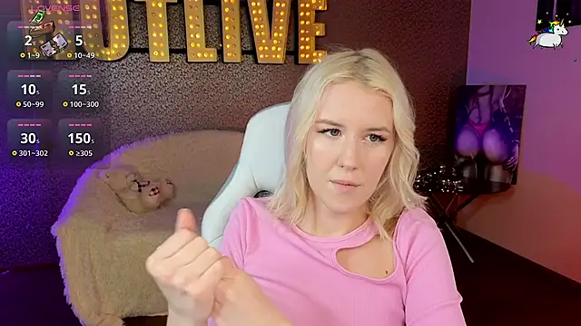 Snapshot of Selenatrend chatting on 01-14-25, 12:35 Selenatrend online show from 01-14-25, 12:35