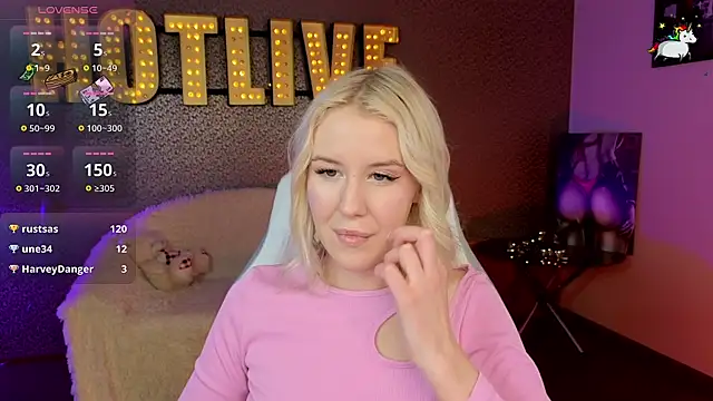 Snapshot of Selenatrend chatting on 01-14-25, 03:47 Selenatrend online show from 01-14-25, 03:47