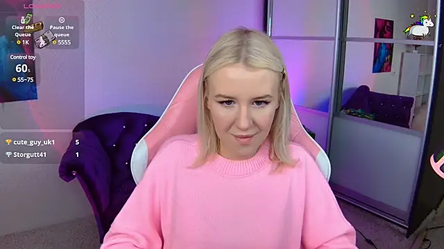 Snapshot of Selenatrend chatting on 01-19-25, 09:33 Selenatrend online show from 01-19-25, 09:33