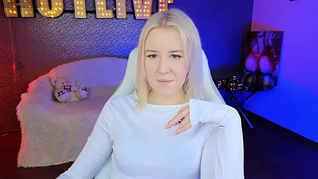 Snapshot of Selenatrend chatting on 01-21-25, 12:29 Selenatrend online show from 01-21-25, 12:29