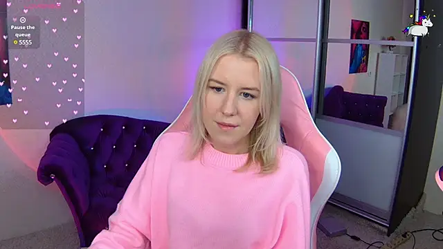 Snapshot of Selenatrend chatting on 01-22-25, 04:02 Selenatrend online show from 01-22-25, 04:02