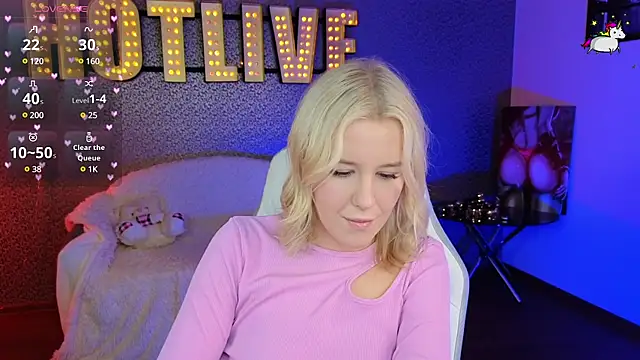 Snapshot of Selenatrend chatting on 01-25-25, 03:30 Selenatrend online show from 01-25-25, 03:30