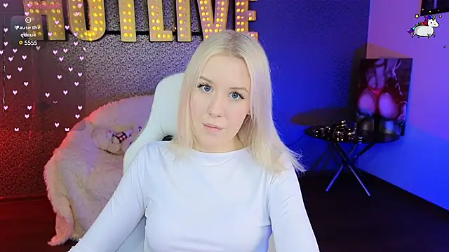 Snapshot of Selenatrend chatting on 01-28-25, 12:22 Selenatrend online show from 01-28-25, 12:22