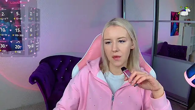 Snapshot of Selenatrend chatting on 01-29-25, 12:35 Selenatrend online show from 01-29-25, 12:35