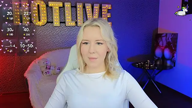 Snapshot of Selenatrend chatting on 02-04-25, 12:44 Selenatrend online show from 02-04-25, 12:44