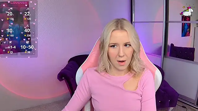 Snapshot of Selenatrend chatting on 02-09-25, 06:43 Selenatrend online show from 02-09-25, 06:43