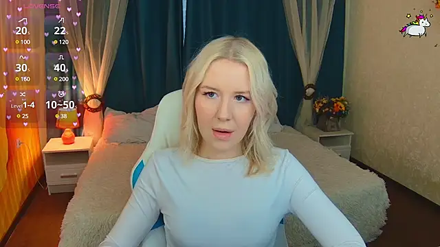 Snapshot of Selenatrend chatting on 02-13-25, 06:30 Selenatrend online show from 02-13-25, 06:30