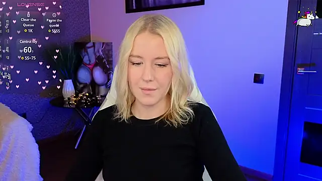 Snapshot of Selenatrend chatting on 02-18-25, 12:39 Selenatrend online show from 02-18-25, 12:39