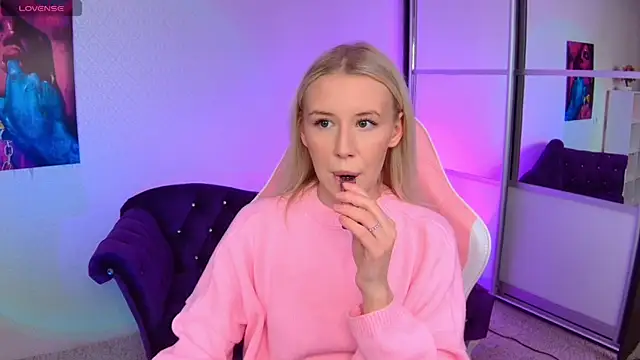 Snapshot of Selenatrend chatting on 02-20-25, 12:15 Selenatrend online show from 02-20-25, 12:15