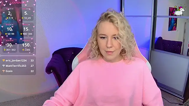 Snapshot of Selenatrend chatting on 02-23-25, 01:10 Selenatrend online show from 02-23-25, 01:10