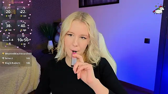 Snapshot of Selenatrend chatting on 02-26-25, 12:14 Selenatrend online show from 02-26-25, 12:14