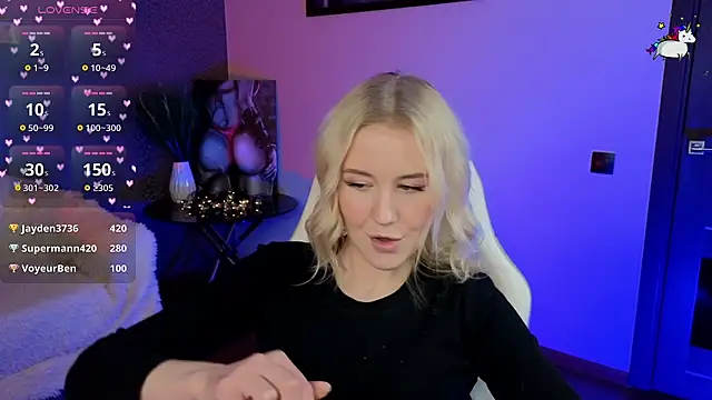 Snapshot of Selenatrend chatting on 03-15-25, 10:03 Selenatrend online show from 03-15-25, 10:03