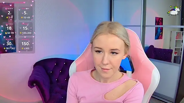 Snapshot of Selenatrend chatting on 03-19-25, 03:40 Selenatrend online show from 03-19-25, 03:40