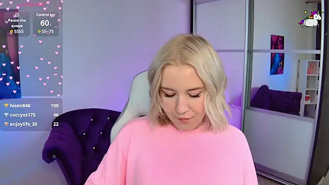 Snapshot of Selenatrend chatting on 03-20-25, 03:25 Selenatrend online show from 03-20-25, 03:25