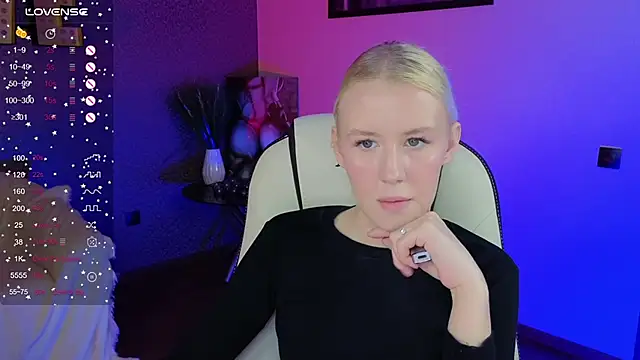 Snapshot of Selenatrend chatting on 09-09-25, 06:35 Selenatrend online show from 09-09-25, 06:35