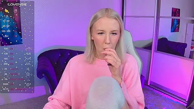 Snapshot of Selenatrend chatting on 09-16-25, 08:15 Selenatrend online show from 09-16-25, 08:15