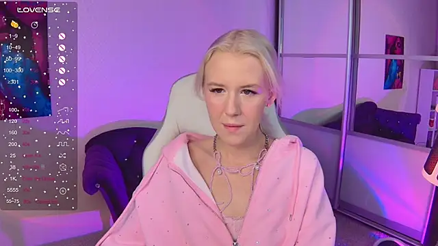 Snapshot of Selenatrend chatting on 09-20-25, 06:14 Selenatrend online show from 09-20-25, 06:14