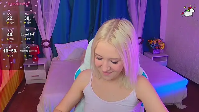 Snapshot of Selenatrend chatting on 10-04-25, 12:25 Selenatrend online show from 10-04-25, 12:25