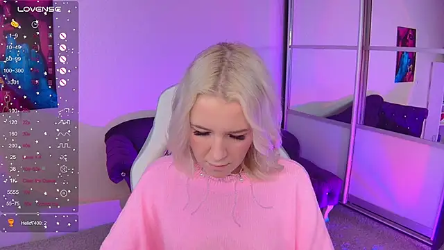 Snapshot of Selenatrend chatting on 10-14-25, 06:36 Selenatrend online show from 10-14-25, 06:36