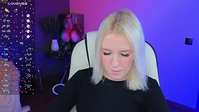 Snapshot of Selenatrend chatting on 10-15-25, 06:46 Selenatrend online show from 10-15-25, 06:46