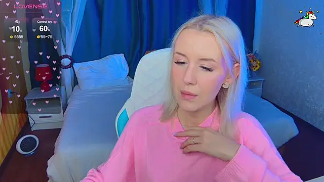 Snapshot of Selenatrend chatting on 10-25-25, 12:23 Selenatrend online show from 10-25-25, 12:23