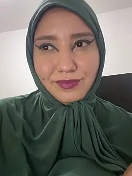 hannahayat online show from 10-24-25, 02:41