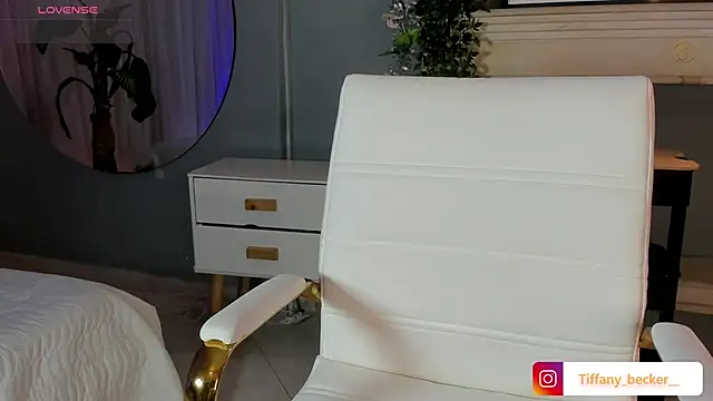 Snapshot of tiffany_becker chatting on 12-02-25, 11:48 tiffany becker online show from 12-02-25, 11:48