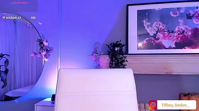 Snapshot of tiffany_becker chatting on 12-17-25, 12:11 tiffany becker online show from 12-17-25, 12:11