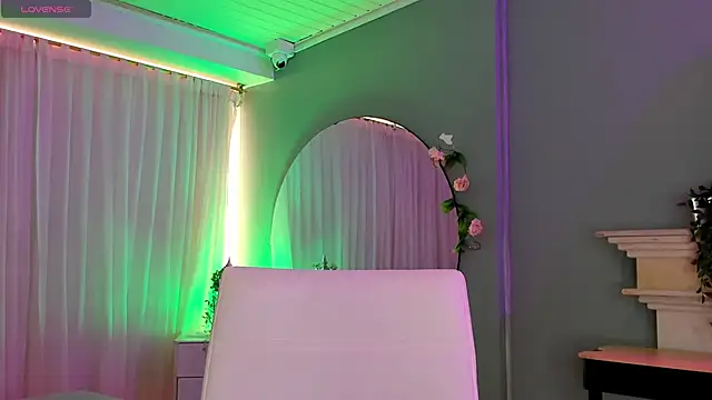 tiffany becker online show from 04-23-26, 01:02