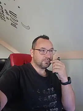 Snapshot of Fantaxx86 chatting on 11-09-25, 11:41 Fantaxx86 online show from 11-09-25, 11:41