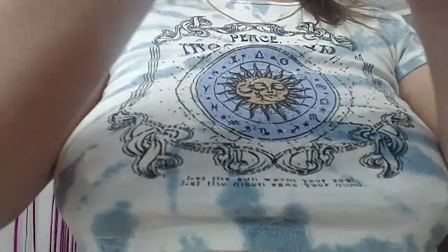 Snapshot of Emiily_lee chatting on 02-02-25, 01:34 Emiily lee online show from 02-02-25, 01:34