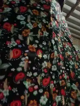 Snapshot of Emiily_lee chatting on 02-09-25, 12:52 Emiily lee online show from 02-09-25, 12:52