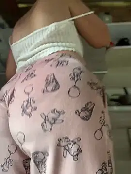 Snapshot of Emiily_lee chatting on 02-10-25, 04:25 Emiily lee online show from 02-10-25, 04:25