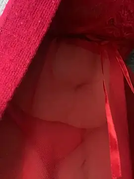 Snapshot of Emiily_lee chatting on 02-14-25, 09:56 Emiily lee online show from 02-14-25, 09:56