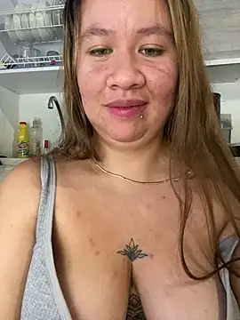 Snapshot of Emiily_lee chatting on 02-16-25, 03:05 Emiily lee online show from 02-16-25, 03:05