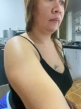 Snapshot of Emiily_lee chatting on 03-07-25, 12:56 Emiily lee online show from 03-07-25, 12:56