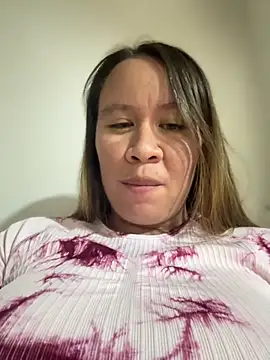 Snapshot of Emiily_lee chatting on 09-29-25, 01:44 Emiily lee online show from 09-29-25, 01:44