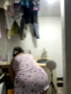 Snapshot of Emiily_lee chatting on 10-18-25, 08:37 Emiily lee online show from 10-18-25, 08:37