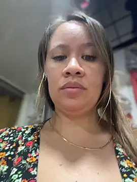 Snapshot of Emiily_lee chatting on 11-15-25, 02:20 Emiily lee online show from 11-15-25, 02:20