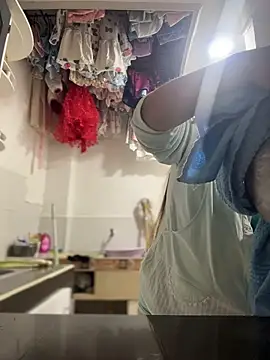 Snapshot of Emiily_lee chatting on 11-29-25, 03:42 Emiily lee online show from 11-29-25, 03:42