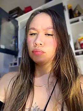 Emiily lee online show from 05-24-26, 04:50