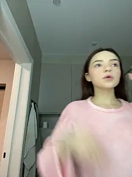 Snapshot of AnaWest chatting on 01-04-25, 04:23 AnaWest online show from 01-04-25, 04:23