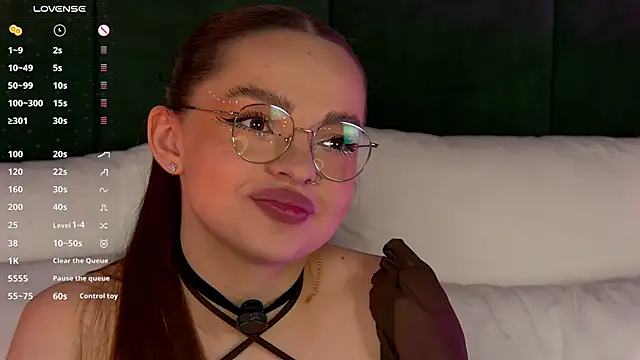 Snapshot of AnaWest chatting on 01-25-25, 11:44 AnaWest online show from 01-25-25, 11:44