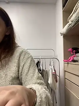 Snapshot of AnaWest chatting on 09-22-25, 06:15 AnaWest online show from 09-22-25, 06:15