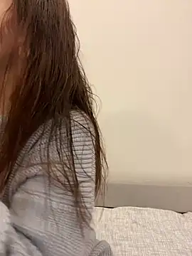 Snapshot of AnaWest chatting on 11-10-25, 04:22 AnaWest online show from 11-10-25, 04:22