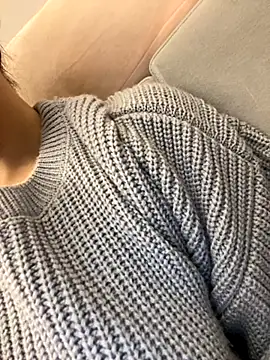 Snapshot of AnaWest chatting on 12-02-25, 10:42 AnaWest online show from 12-02-25, 10:42